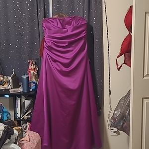 Alfred angelo strapless magenta 18w prom dress